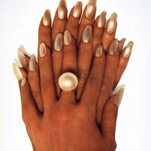 Meet your Posher, Qwest